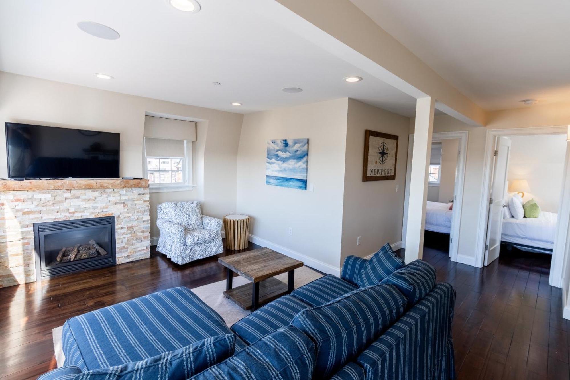 The Newport Lofts - 617 Thames Street Apartment Екстериор снимка