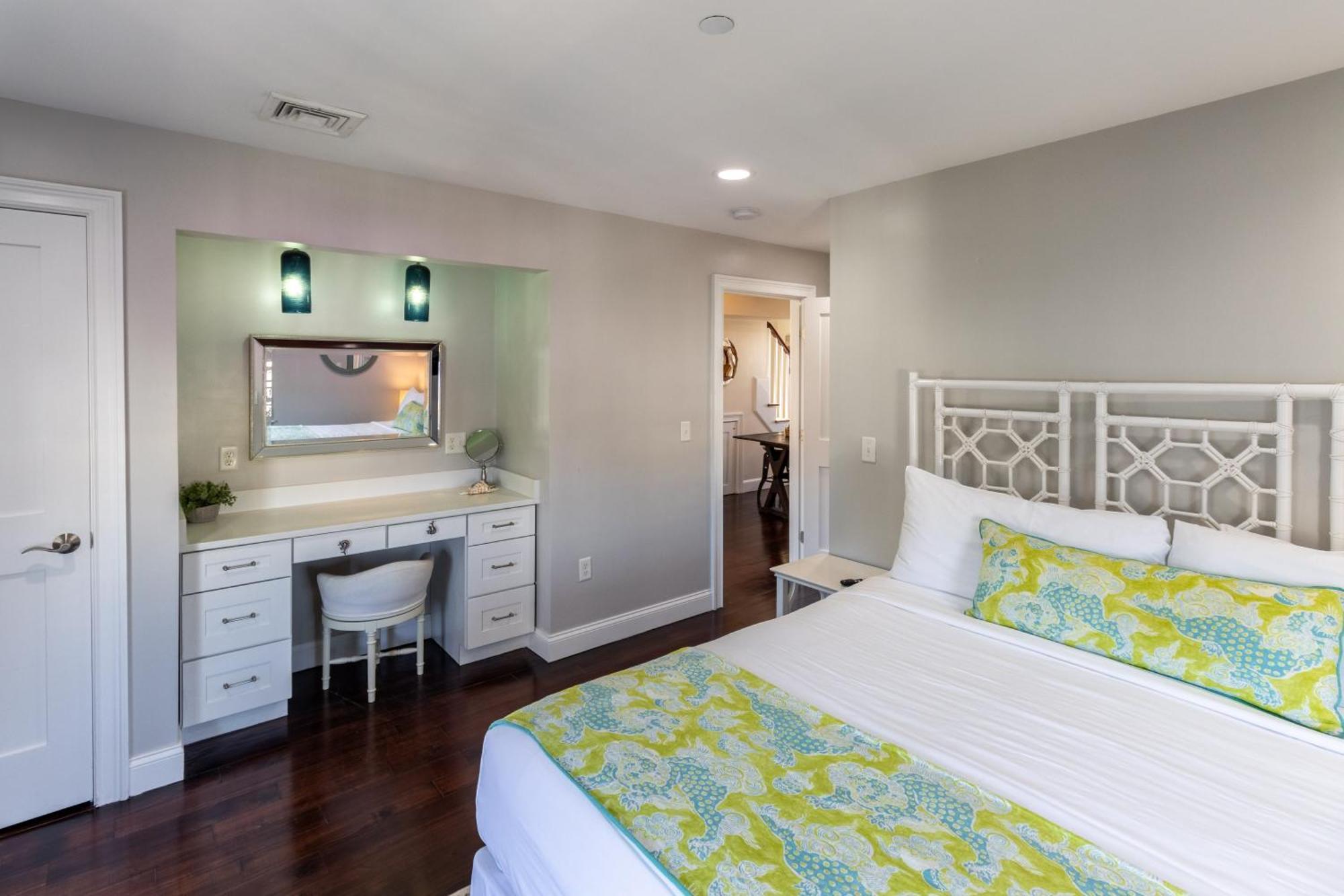 The Newport Lofts - 617 Thames Street Apartment Екстериор снимка