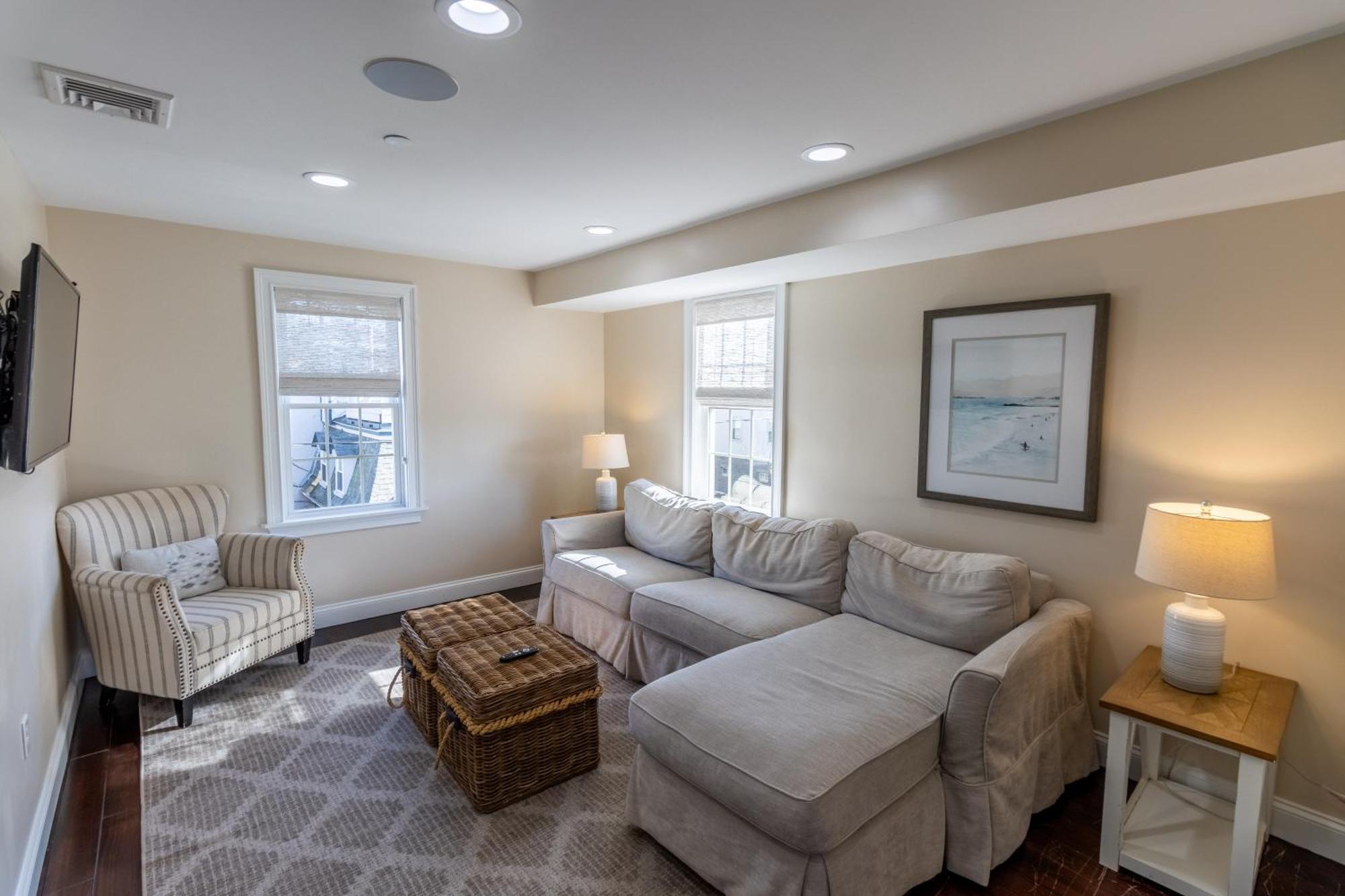 The Newport Lofts - 617 Thames Street Apartment Екстериор снимка